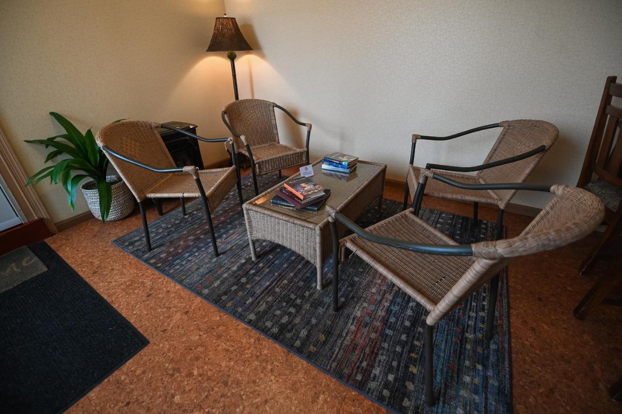 The Lakehouse Inn Geneva Eksteriør billede