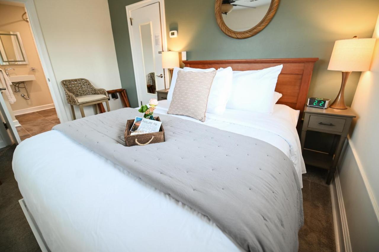 The Lakehouse Inn Geneva Eksteriør billede